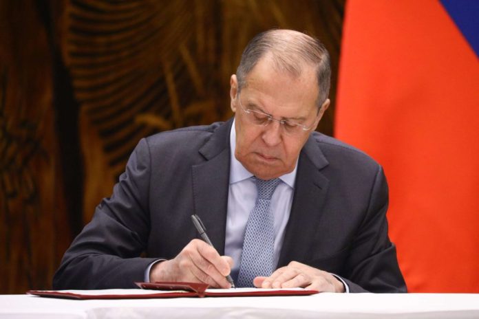 il-ministro-russo-lavrov-in-myanmar,-rinsaldati-i-rapporti-commerciali-(e-militari)